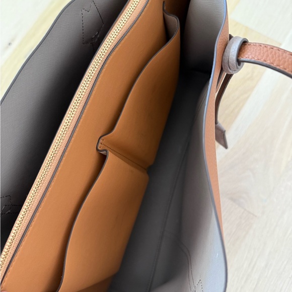 Tory Burch Perry Leather Tote - Picture 8 of 10